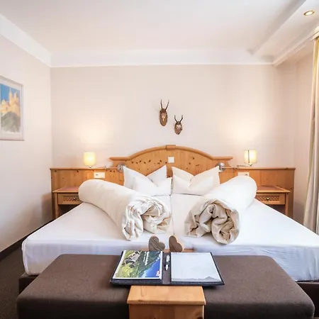 Hotel Aktiv Zur Rose 4*