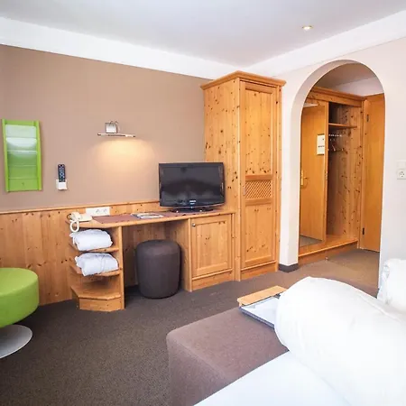 Hotel Aktiv Zur Rose Am Brenner 4*