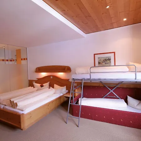 Hotel Aktiv Zur Rose 4*